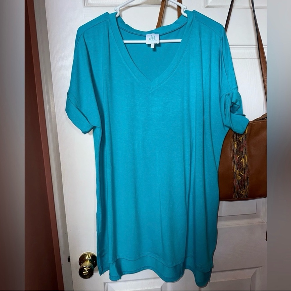 Pink Lily ice blue v neck top
